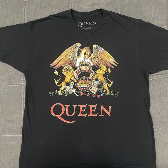Queen - Picture 2 of 3
